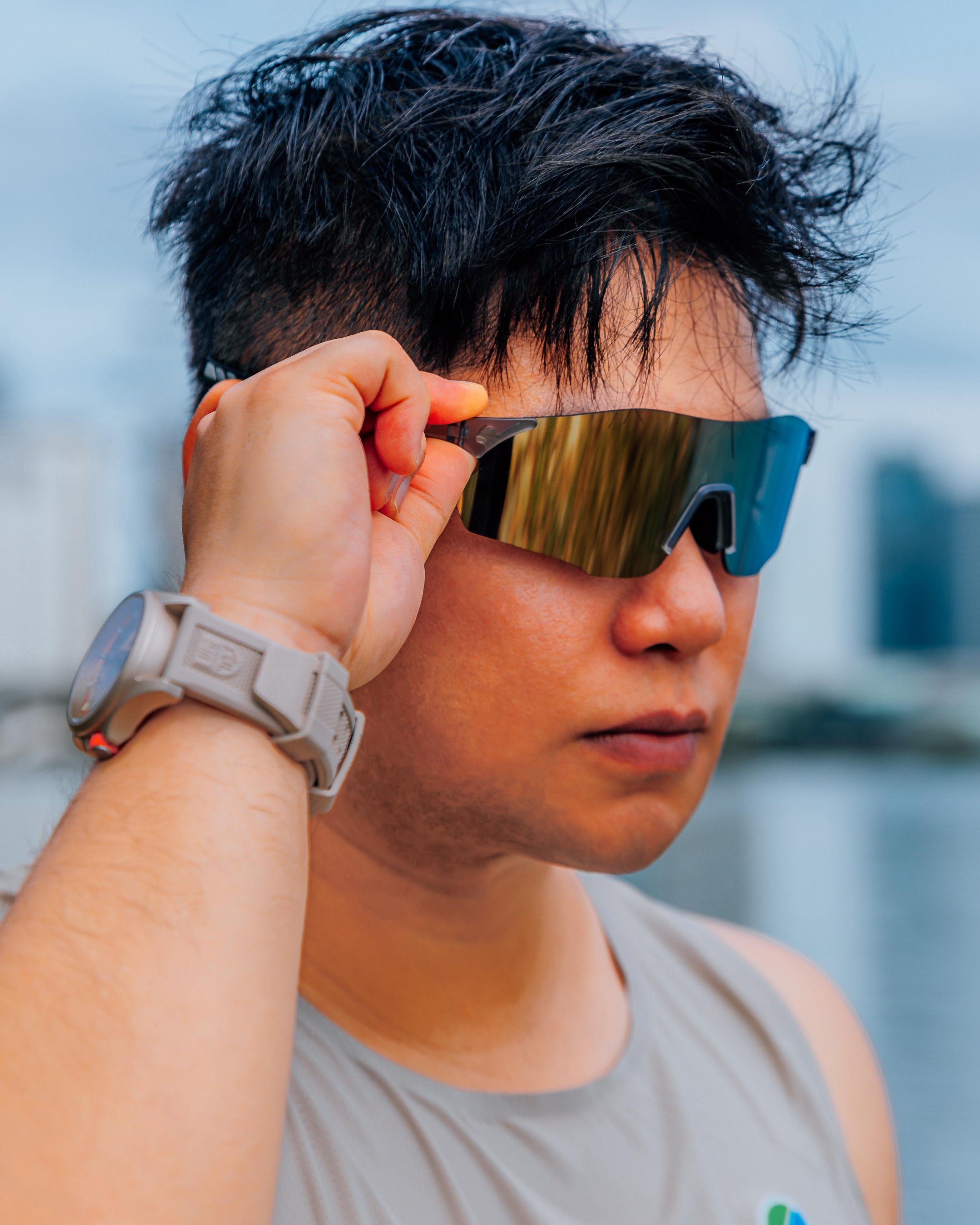 CATCH ME IF YOU'RE GLAM Aura Shades Carbon Fiber Frame Sunglasses