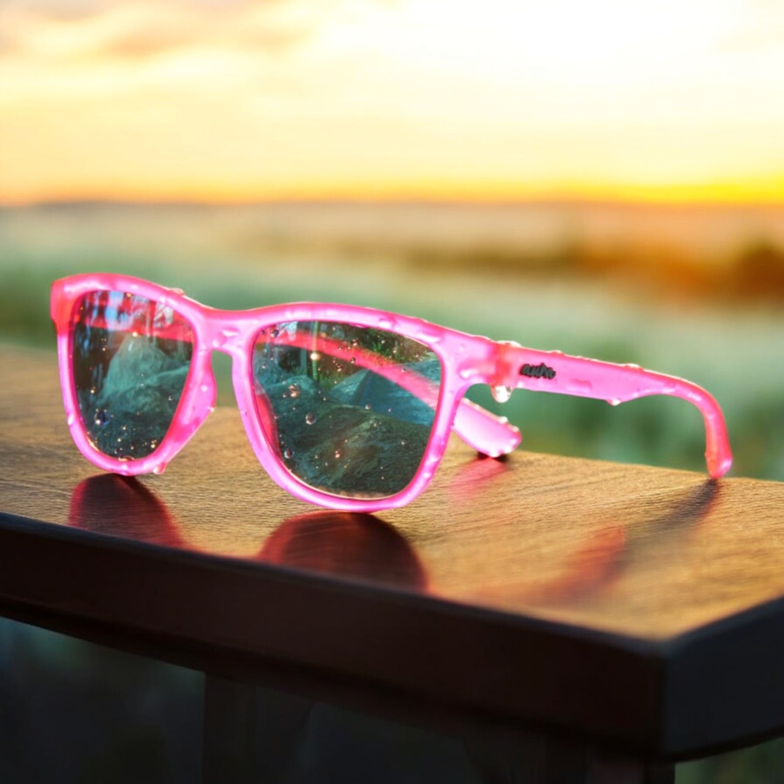 TOUCAN BOOZING IN HIS TUX - Aura Shades